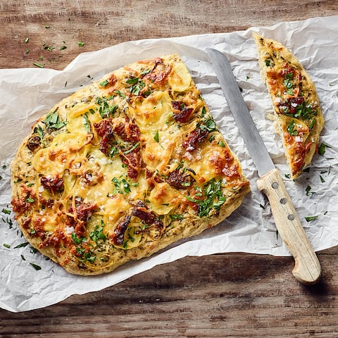 Genießen Sie traditionelles italienisches Gebäck: Backen Sie feine italienische Hefefladen mit unseren Focaccia-Rezepten einfach selbst!
