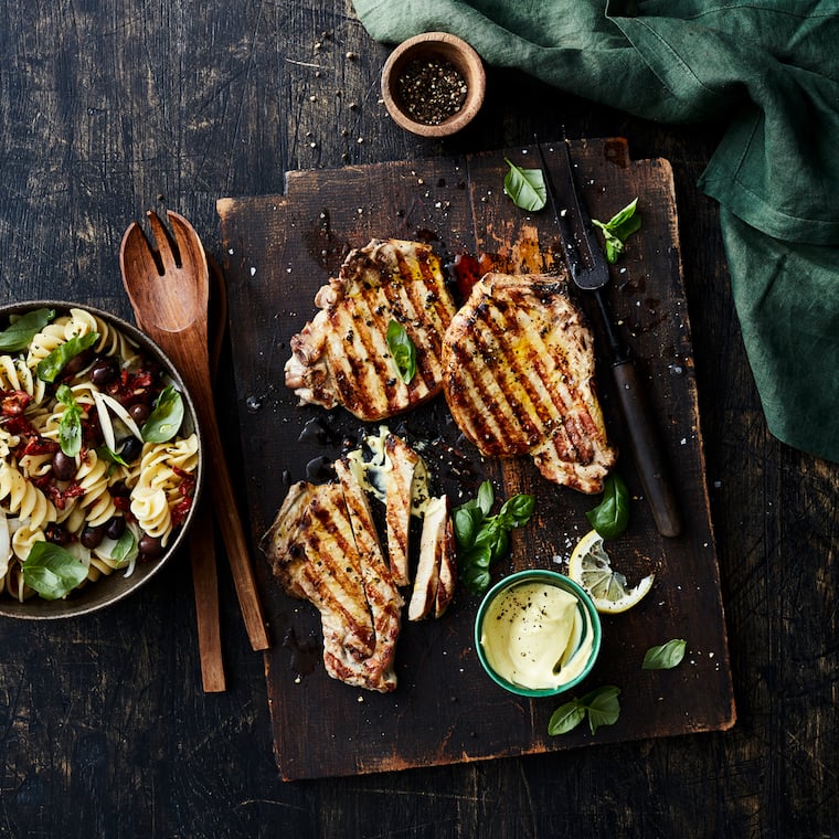 Koteletts mit Nudelsalat