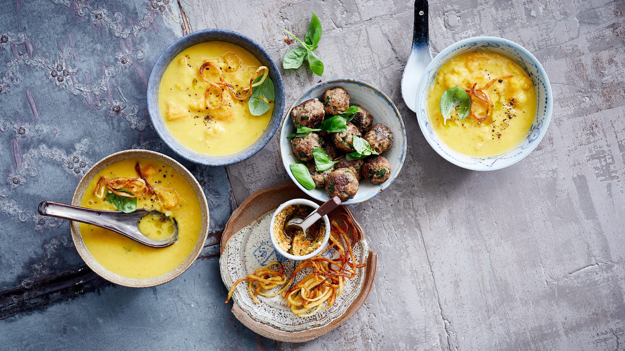 KürbisParmesansuppe mit Hackbällchen Rezept EDEKA