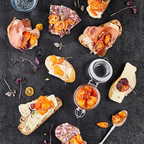 Würzige Marmelade aus Miniorangen: Probieren Sie unser Kumquat-Chutney mit Zimt und Chili und genießen Sie es zu Brot mit Weichkäse, Salami oder Schinken!