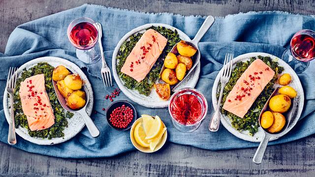 Lachs auf Grünkohl