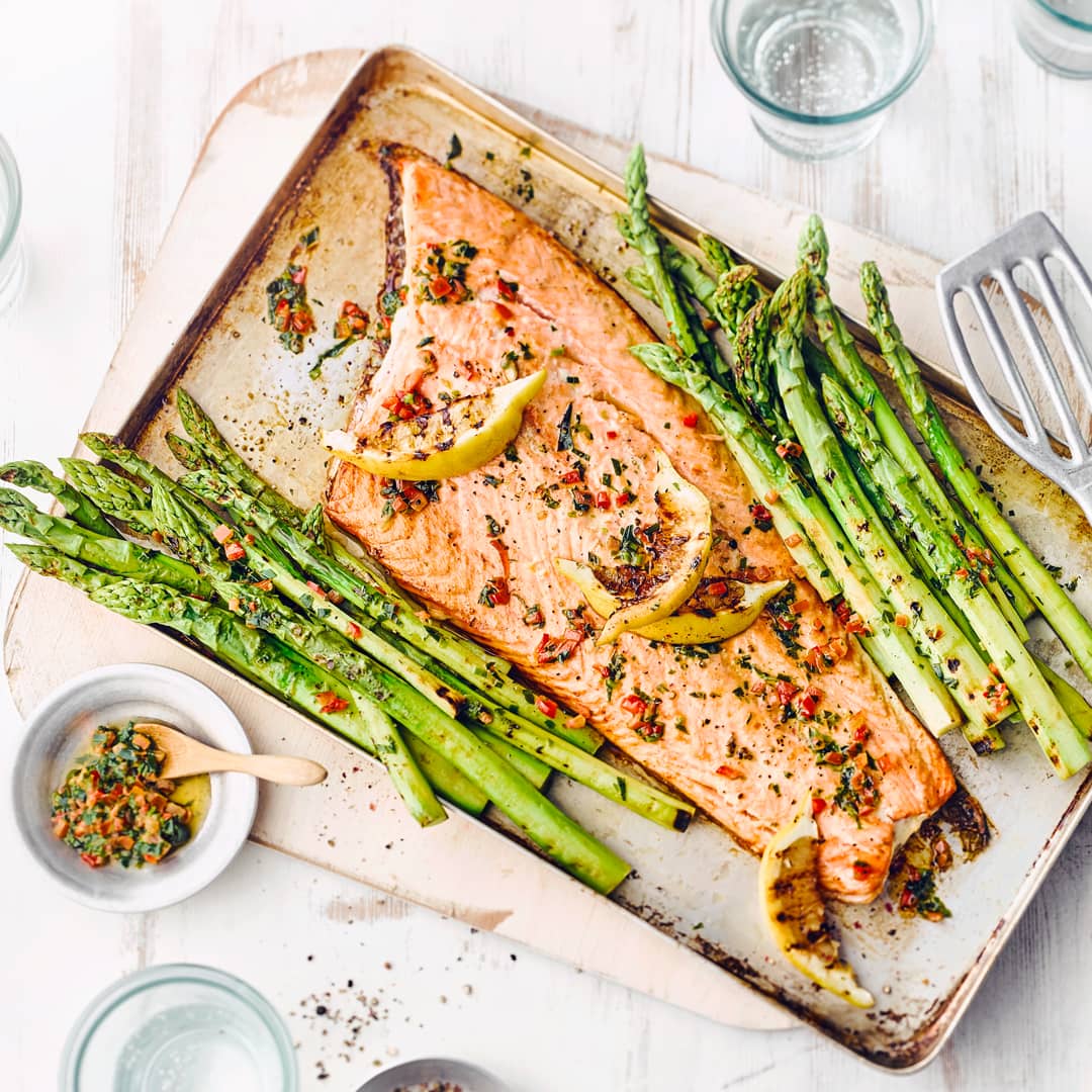Lachs mit grünem Spargel