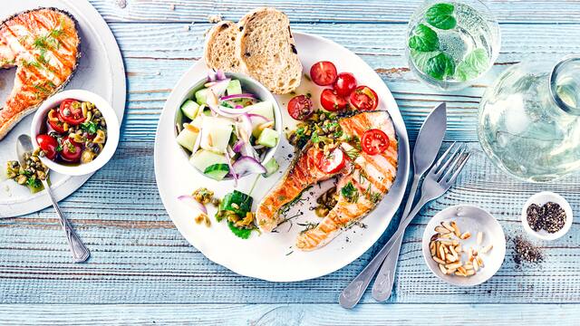 Lachssteak mit Melonen-Salat