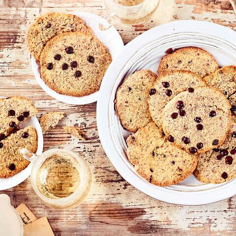 Ist echter Genuss mit wenig Kohlenhydraten auch bei Keksen möglich? Aber natürlich! Unsere Low Carb Cookies enthalten neben Butter und Mandeln viel Frischkäse und schmecken super lecker!