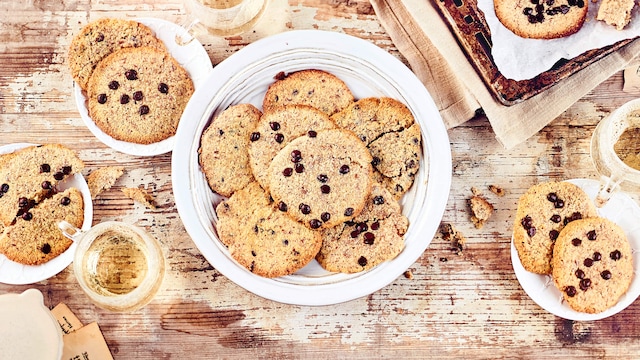 Ist echter Genuss mit wenig Kohlenhydraten auch bei Keksen möglich? Aber natürlich! Unsere Low Carb Cookies enthalten neben Butter und Mandeln viel Frischkäse und schmecken super lecker!