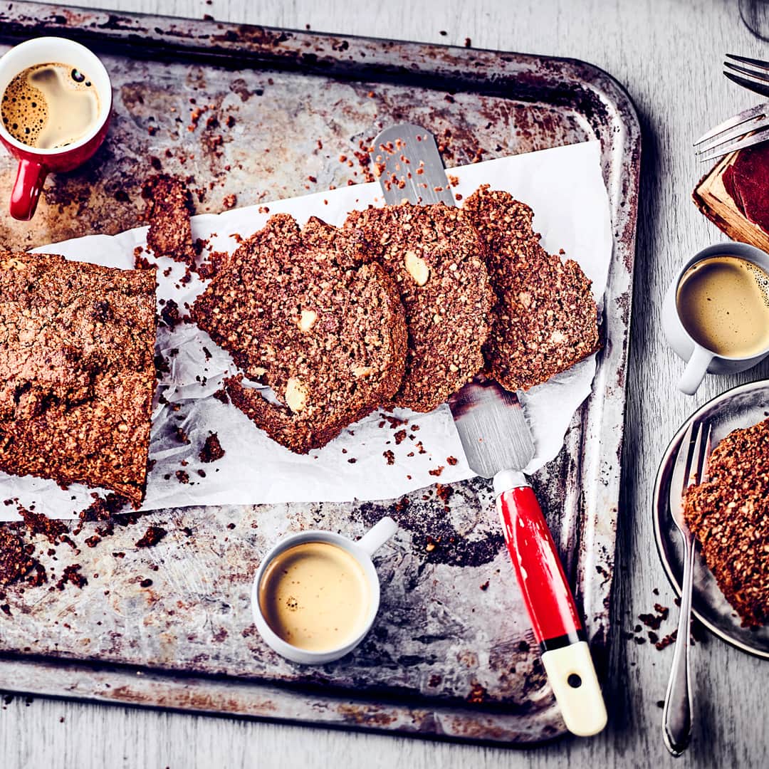 Low-Carb-Kuchen mit Zartbitter-Schokolade und Banane