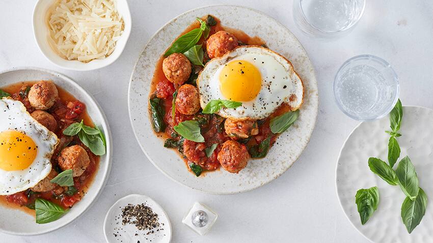 Lassen Sie sich herzhafte Mettbällchen in würziger Tomatensauce schmecken. Passend zur Mittags- und Abendbrotzeit.