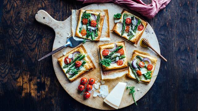 Mini-Spargel-Pizzen