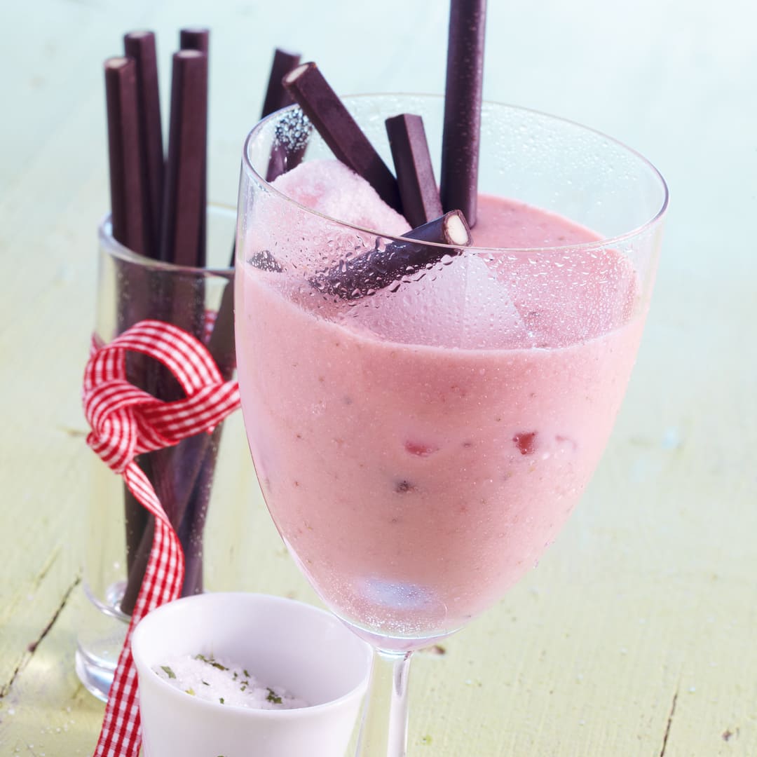 Erdbeer-Buttermilch-Eis - Rezept | EDEKA
