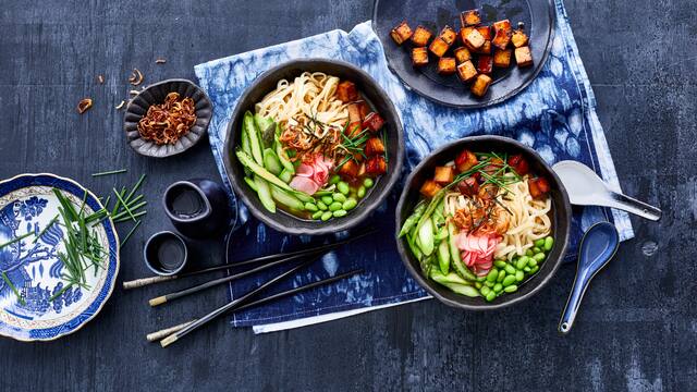 Miso-Ramen mit mariniertem Tofu