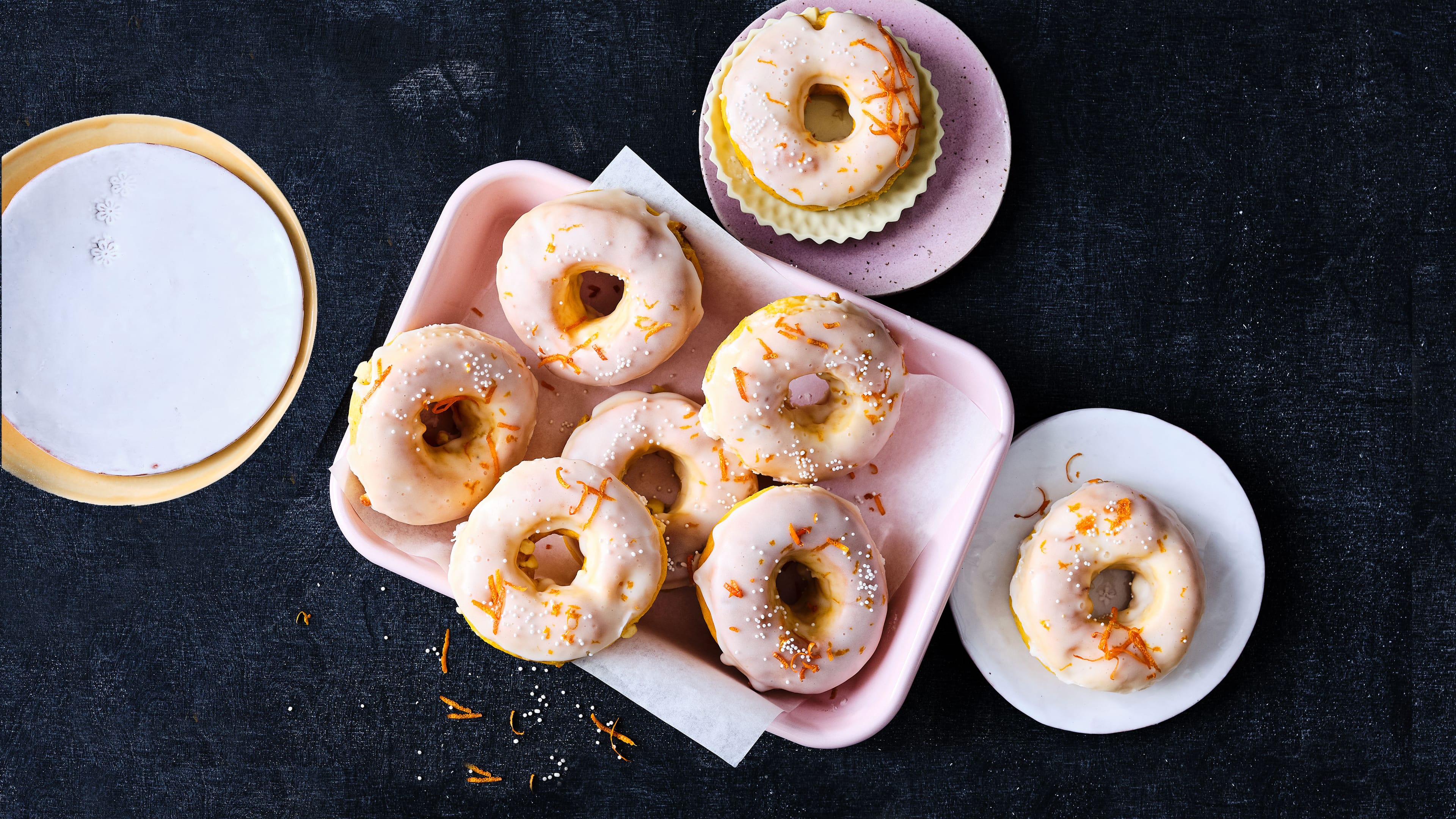 Donut-Rezepte – zauberhafte Zuckerkringel! | EDEKA Donut-Rezepte – zauberhafte Zuckerkringel! | EDEKA