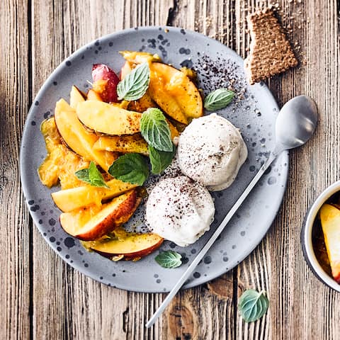 Nektarinen-Orangen-Dessert