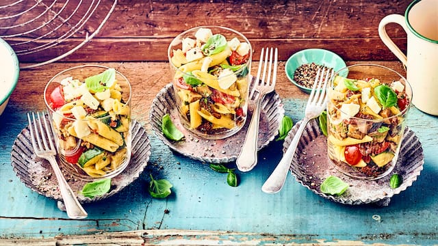 Nudelsalat mit Auberginen