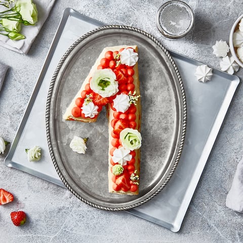 Nicht nur für den nächsten Kindergeburtstag eine wirklich schöne Kuchen-Idee: Verschenken Sie einen Number Cake – egal ob für große oder kleine Geburtstagskinder!