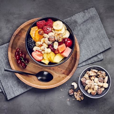 Einfach zubereitet, lecker und vitaminreich: Ein Obstsalat ist die vitalstoffreiche Alternative zu einem süßen Dessert. Genießen Sie das Rezept von EDEKA!