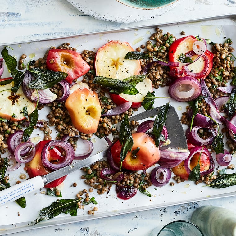 Ofenäpfel mit Linsensalat