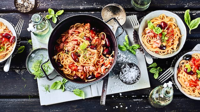 One Pot Spaghetti mit Fenchel und Salsiccia 