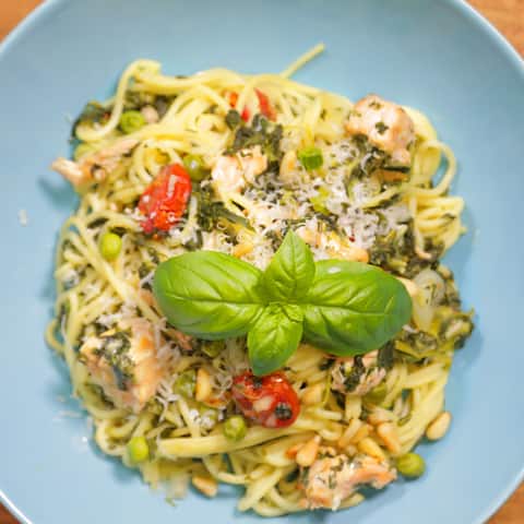 One Pot Pasta mit Lachs 