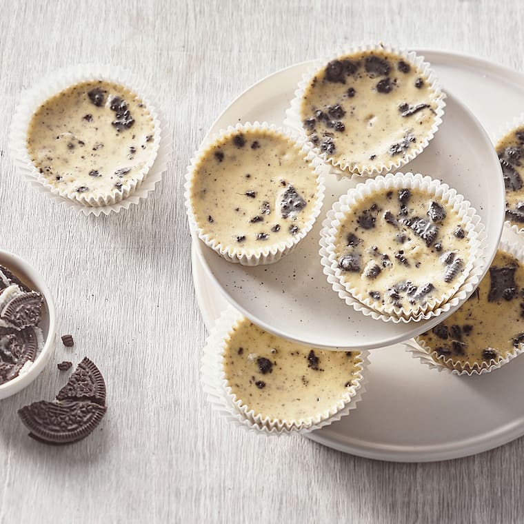 Oreo-Cheesecake-Muffins