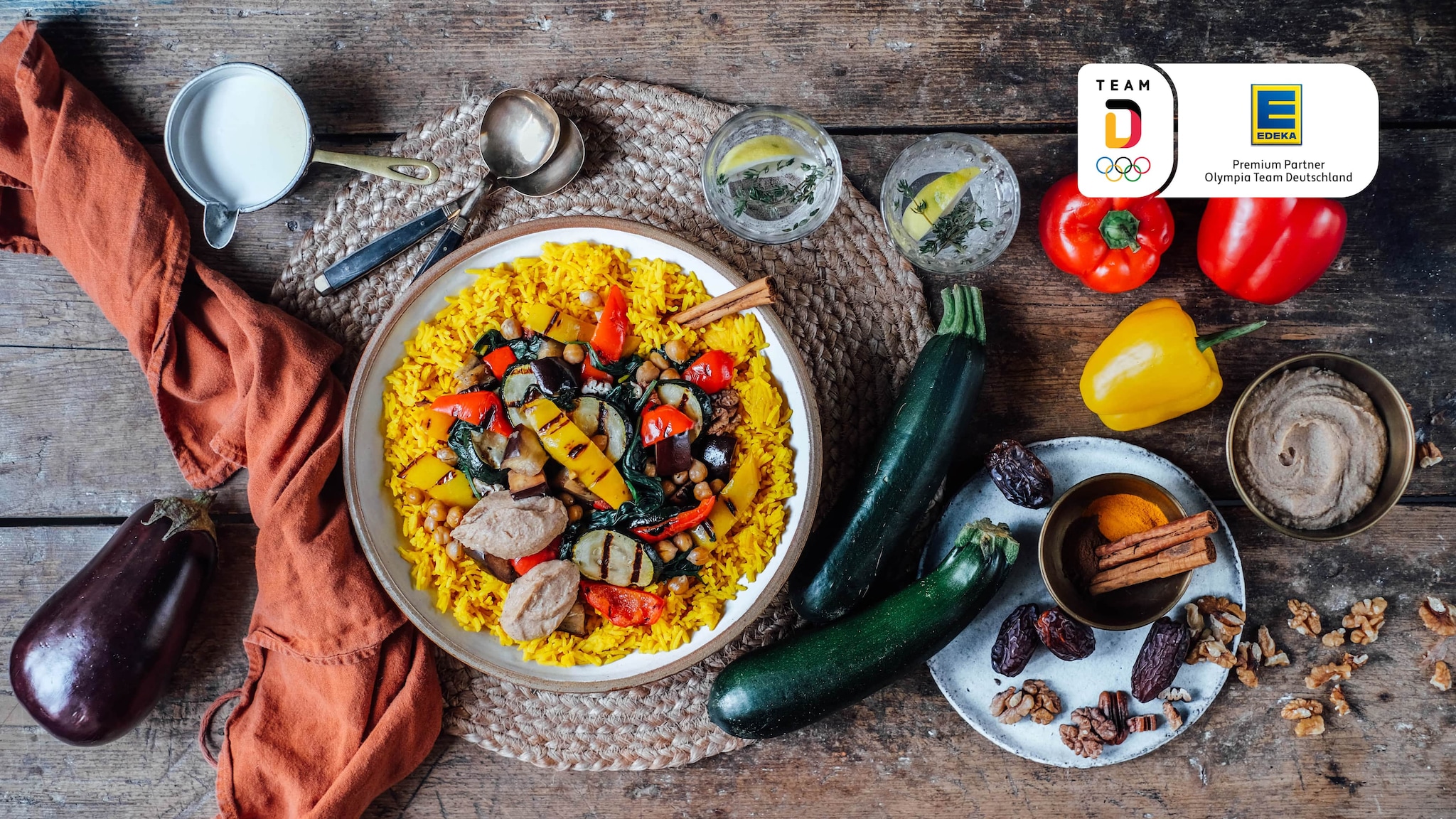 Orientalischer Reissalat mit Grill-Gemüse und Dattel-Hummus