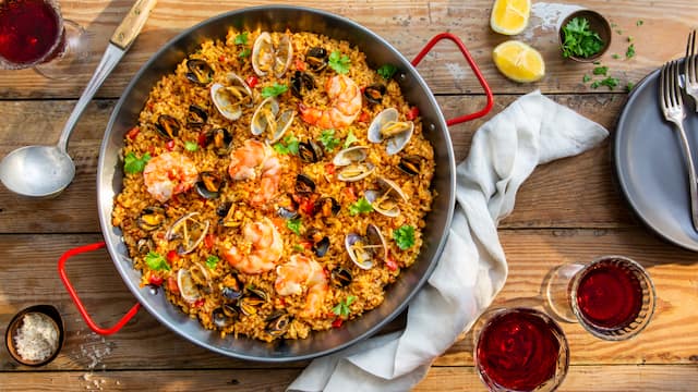 Paella mit Meeresfrüchten