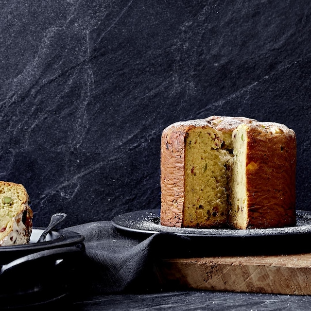 Eine köstliche Spezialität aus Mailand zur Weihnachtszeit einfach Selbermachen? Überraschen Sie sich und Ihre Gäste doch einmal mit einer Panettone zum Weihnachtskaffee. 
