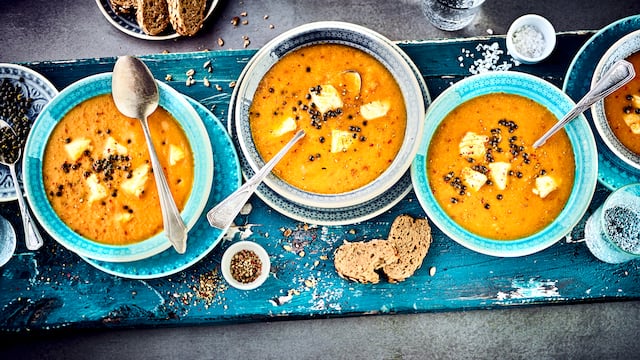 Papaya-Suppe mit Kabeljau