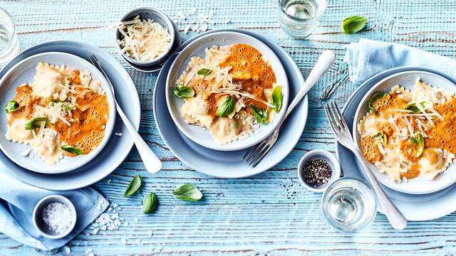 Parmesan-Ravioli auf Schaum