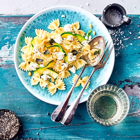 Pasta mit Zucchini und Käse