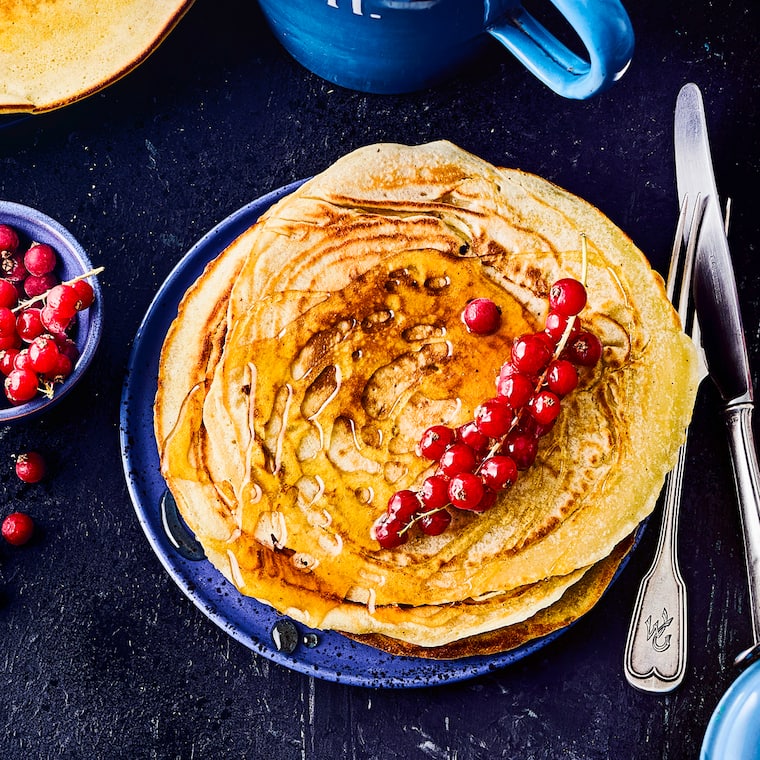 Pfannkuchen mit Ahornsirup