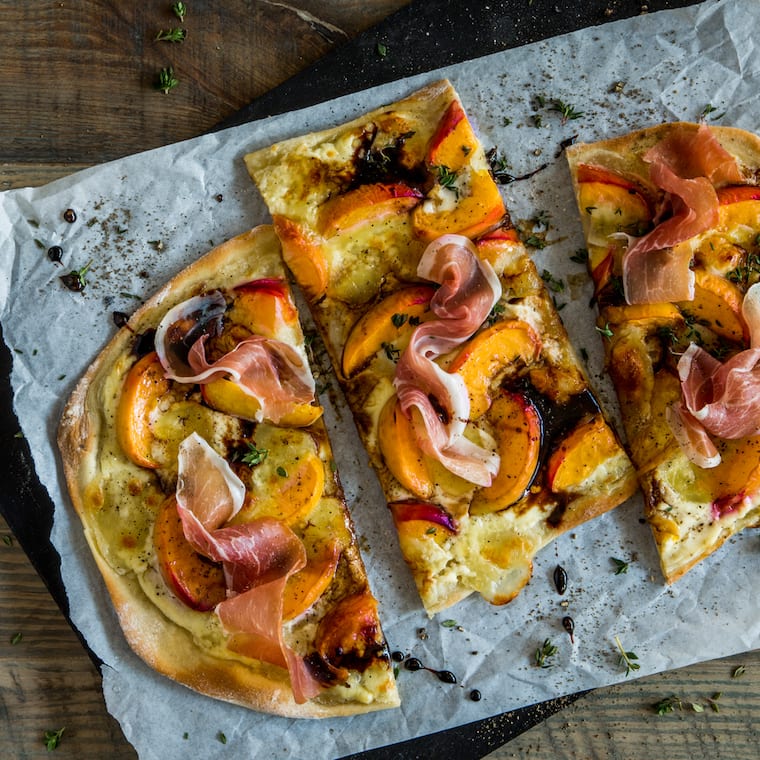 Pfirsich-Flammkuchen