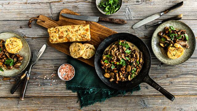 Pilzragout mit Serviettenknödeln