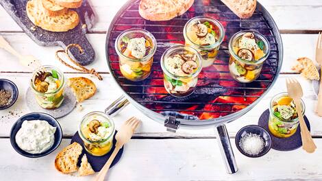 Fruchtig und würzig: Probieren Sie doch einmal unseren Pilzsalat vom Grill zu Ihrem nächsten Grillfest!