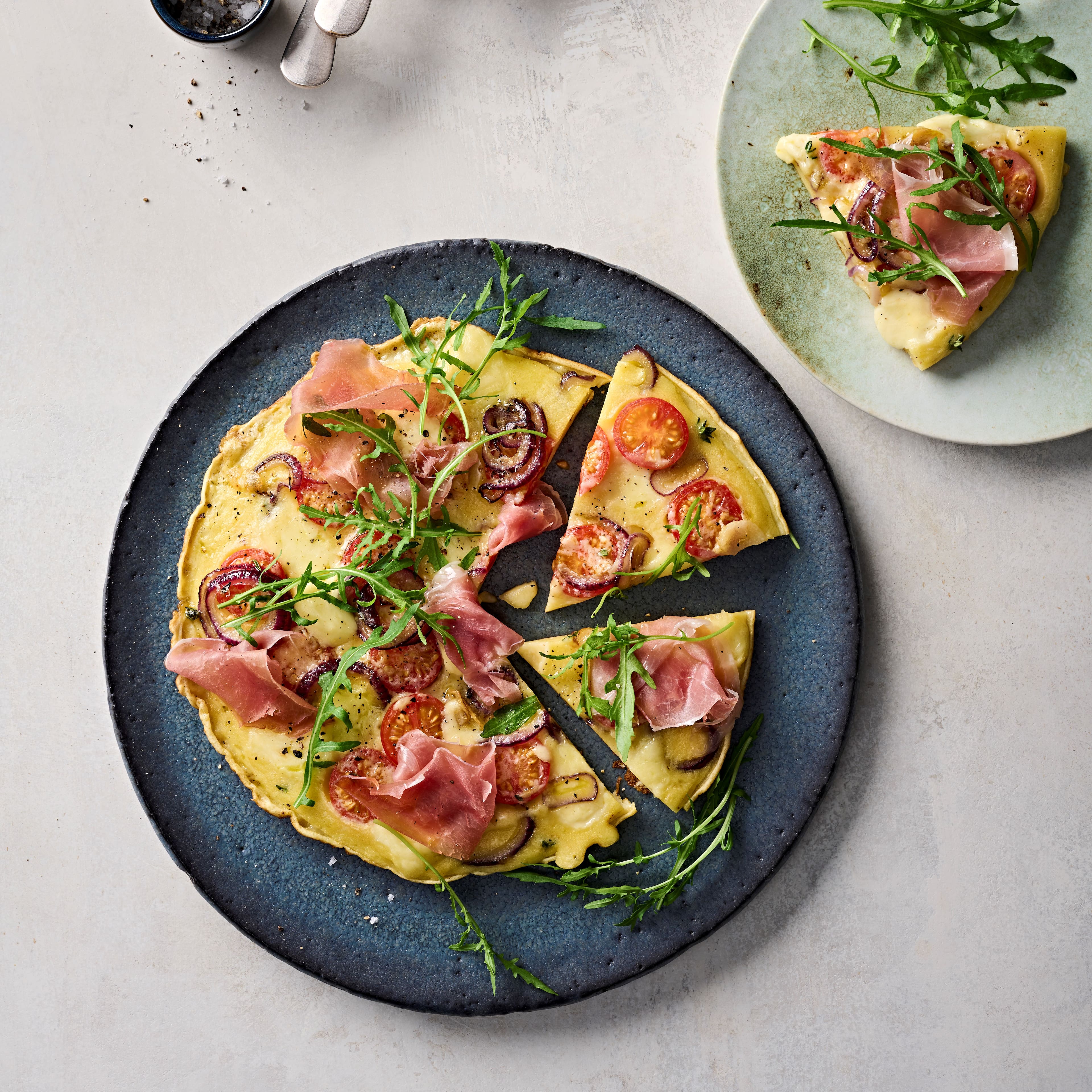 Pizza-Pfannkuchen mit Schinken &amp; Mozzarella - Rezept | EDEKA