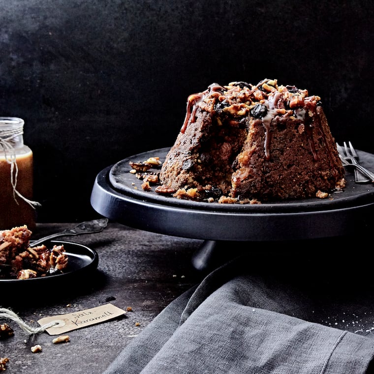 Plum Pudding mit Salzkaramell-Sauce