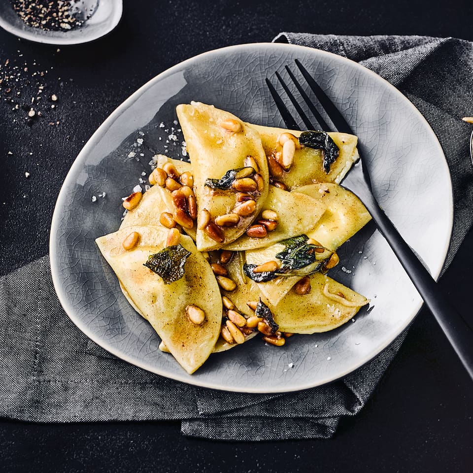 Ravioli in Salbeibutter