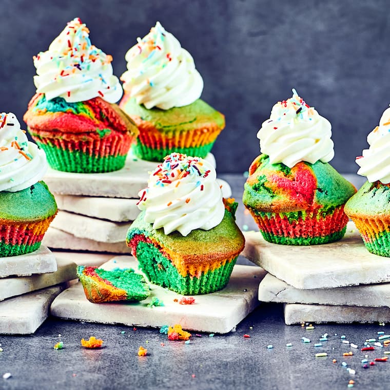 Regenbogen-Muffins