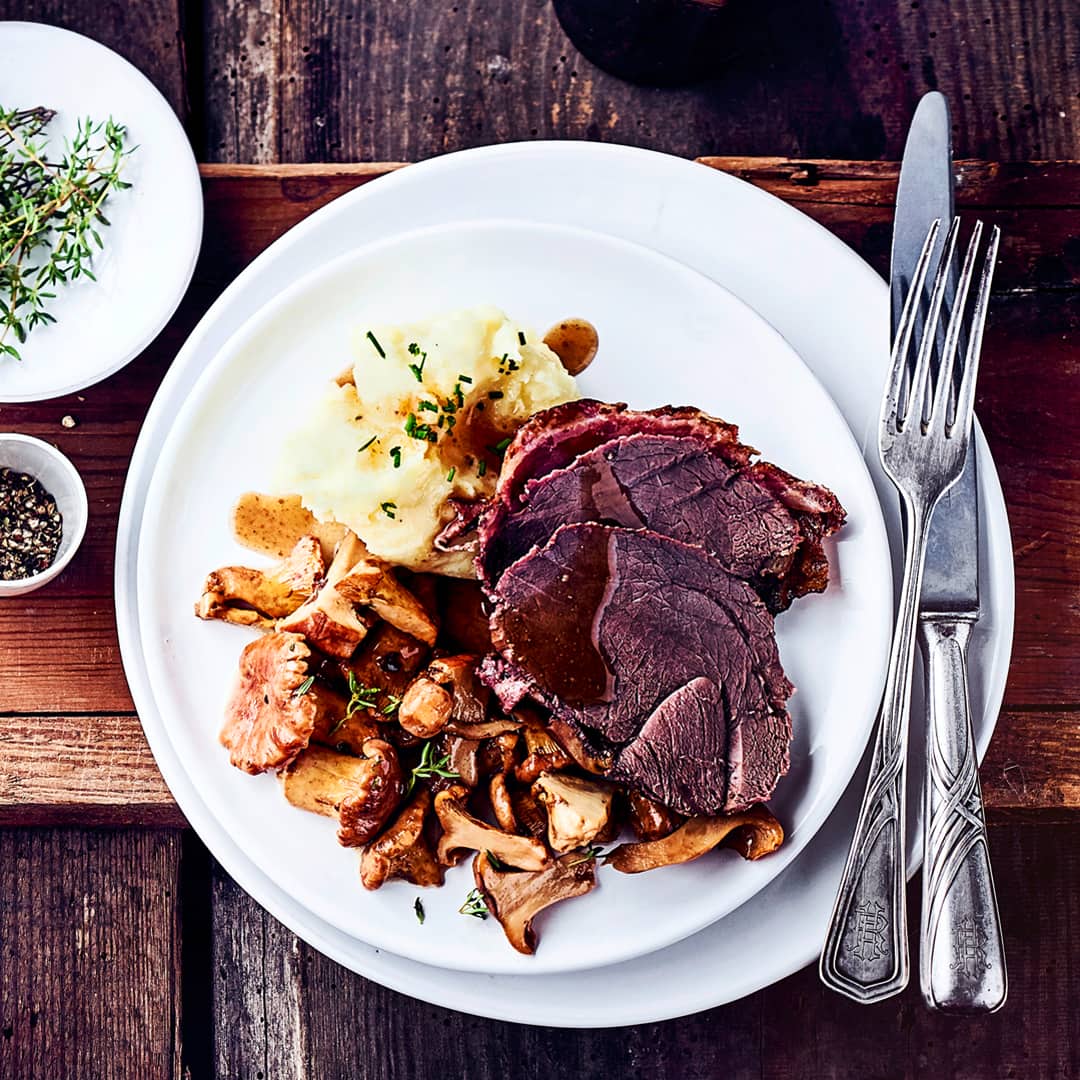 Rehkeule mit Pfifferlingen und Kartoffelpüree - Rezept | EDEKA