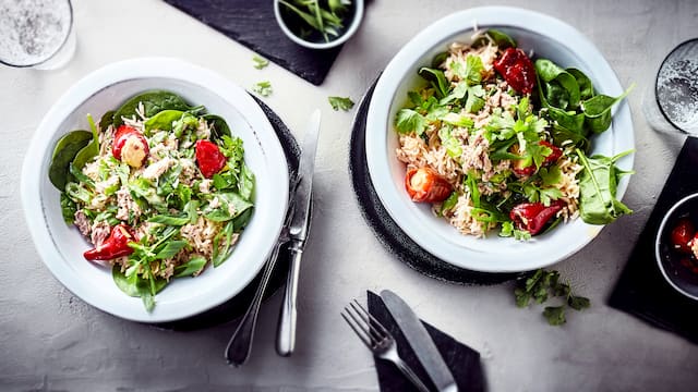 Reissalat mit Thunfisch 