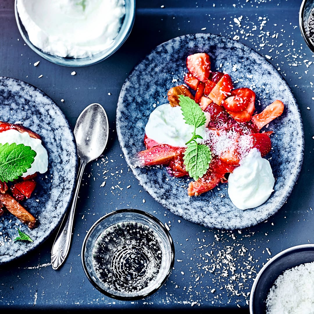 Rhabarber-Erdbeer-Dessert - Rezept | EDEKA