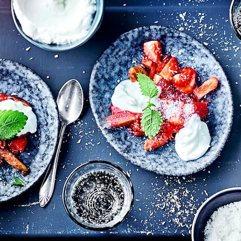 Rhabarber-Erdbeer-Dessert 