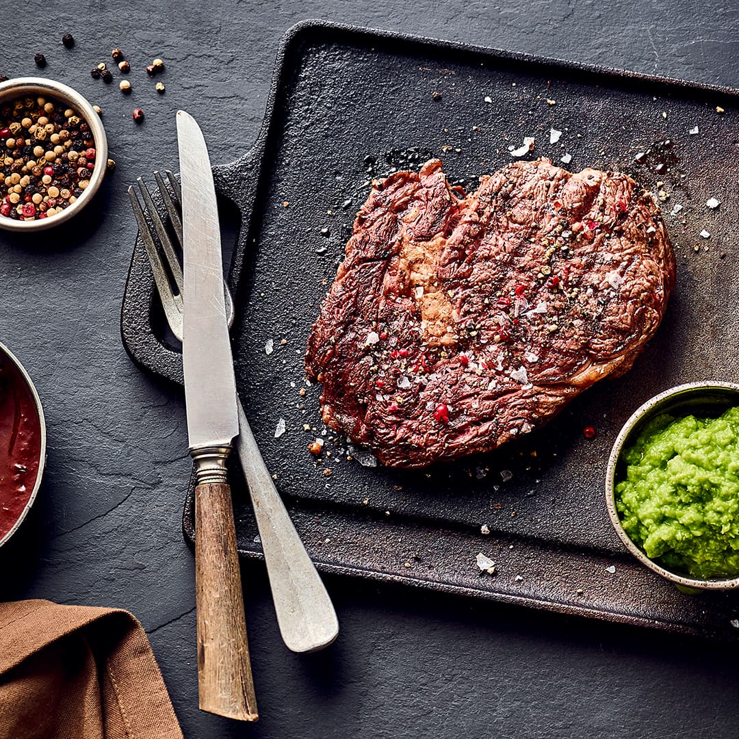 Rib-Eye-Steak mit Pommes