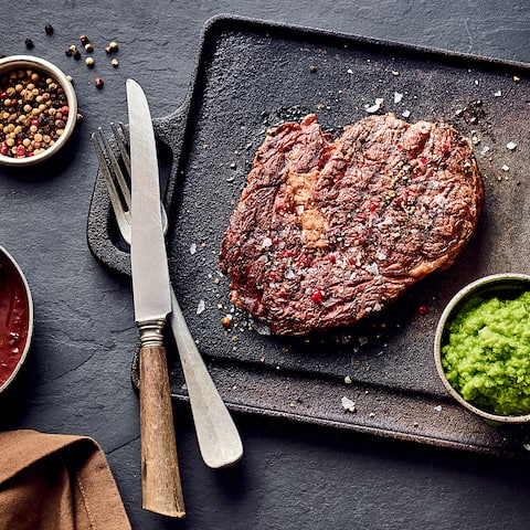 Rib-Eye-Steak mit Pommes 