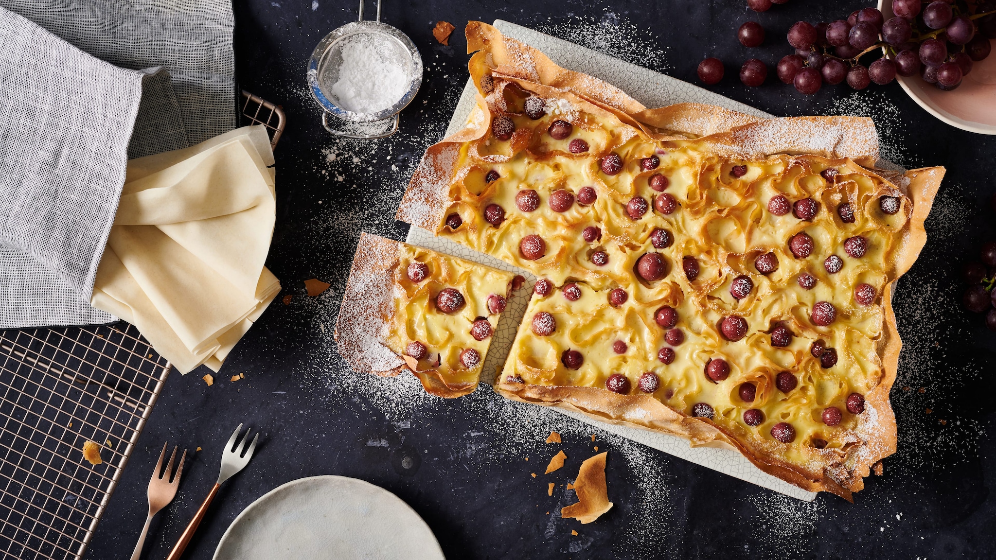 Ricotta-Kuchen mit roten Trauben