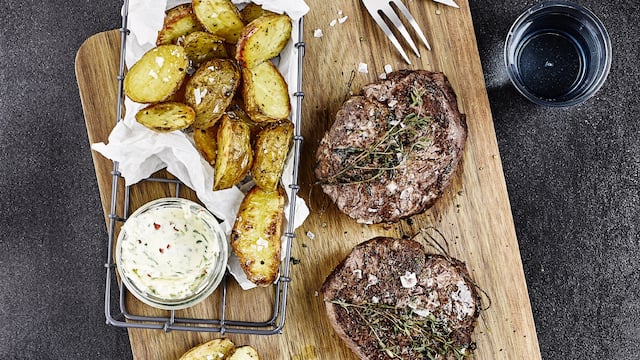 Rinderfilet an Kräuterbutter