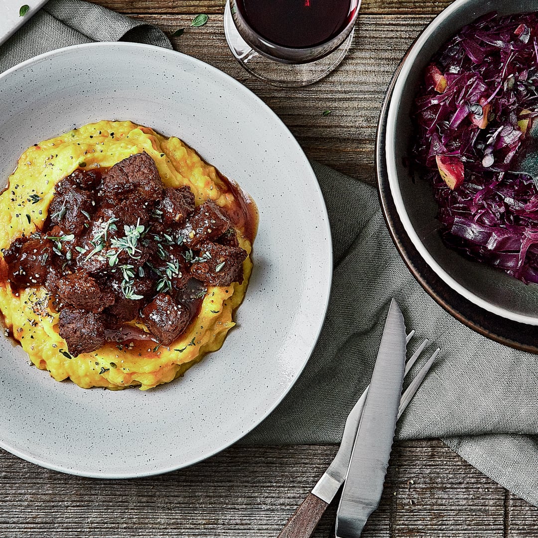 Rindergulasch mit Rotkohl - Rezept | EDEKA