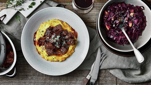 Rindergulasch mit Rotkohl