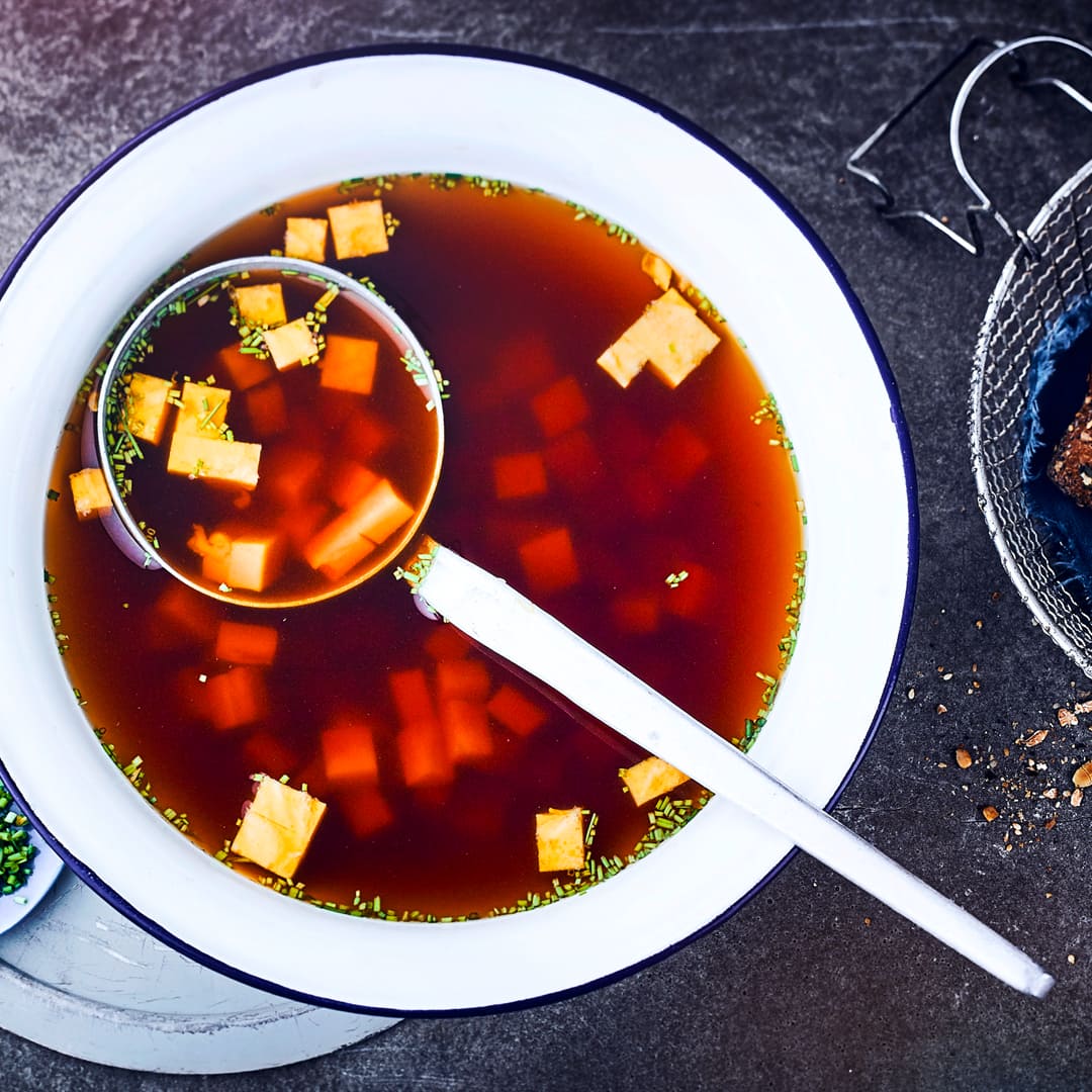 Rindsbouillon mit Eierstich