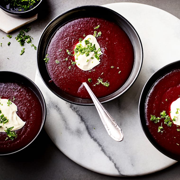 Rote-Bete-Suppe mit Rosmarin