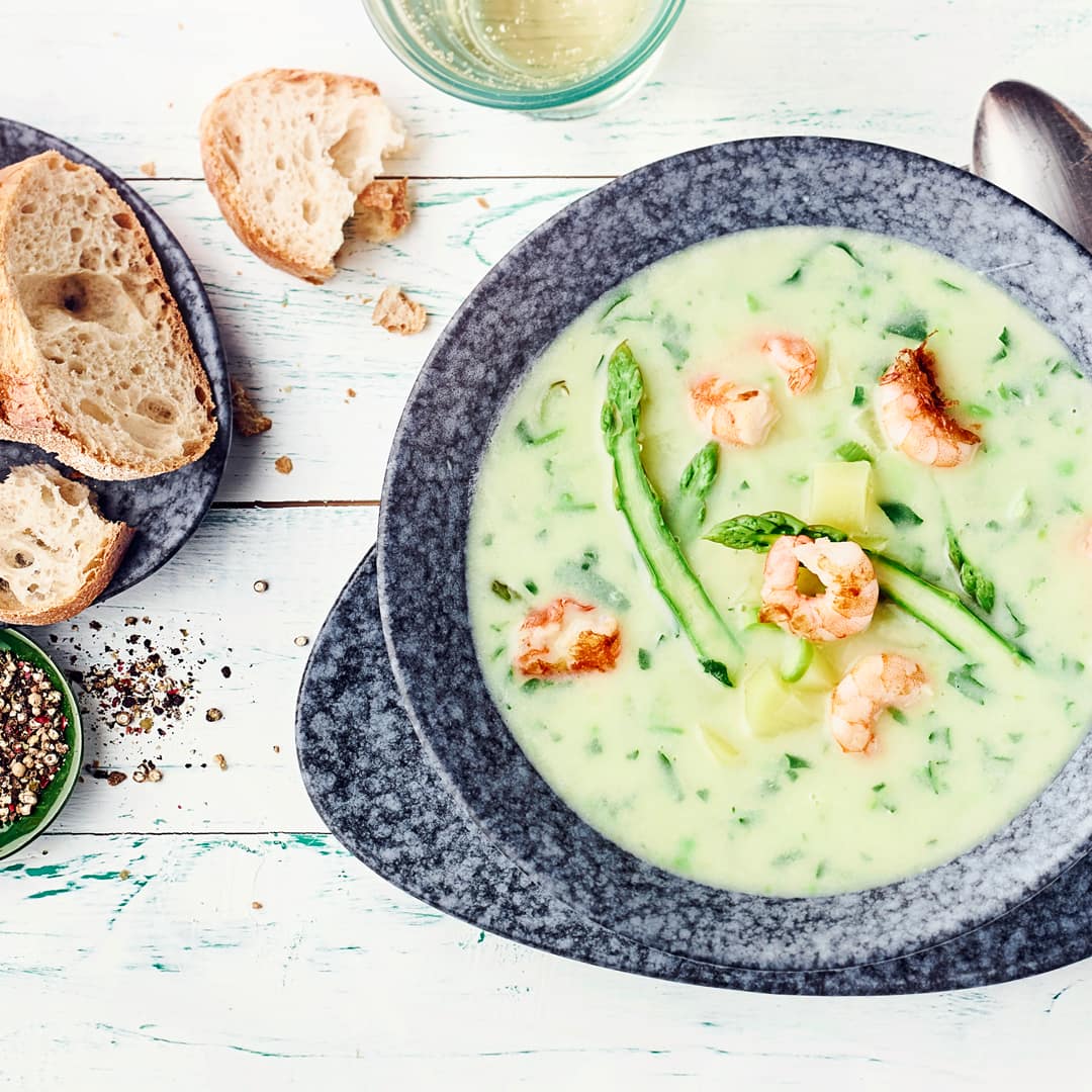 Spargelsuppe mit Garnelen - Rezept | EDEKA